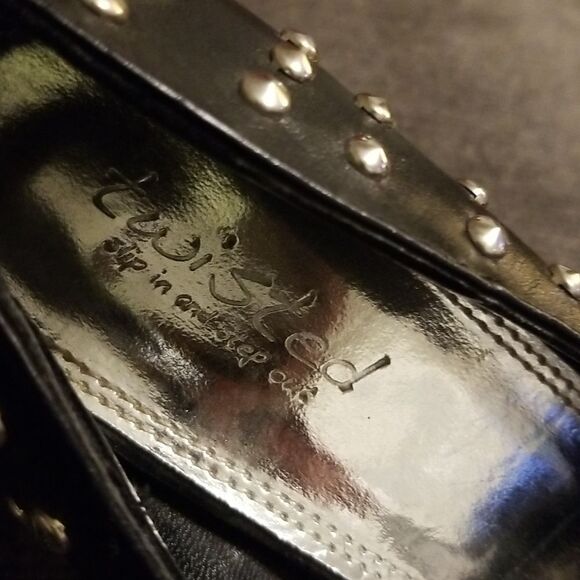 🤠Twisted Open Toe With Silver Studs Size 6 1/2 - Picture 5 of 5